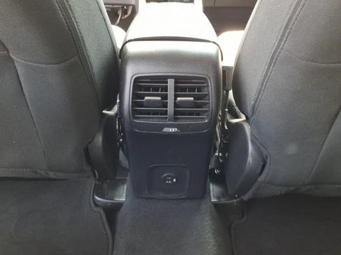 Used 2022 Ford Escape SE w/ SE Sport Appearance Package AWD/4WD image 5