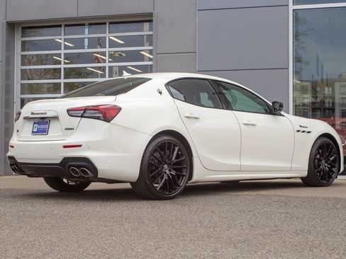 Used 2024 Maserati Ghibli Modena Q4 AWD/4WD image 10