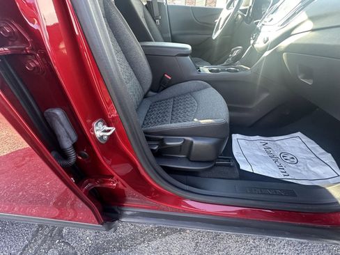 Used 2024 Chevrolet Equinox LT w/ LPO, Floor Liner Package image 41