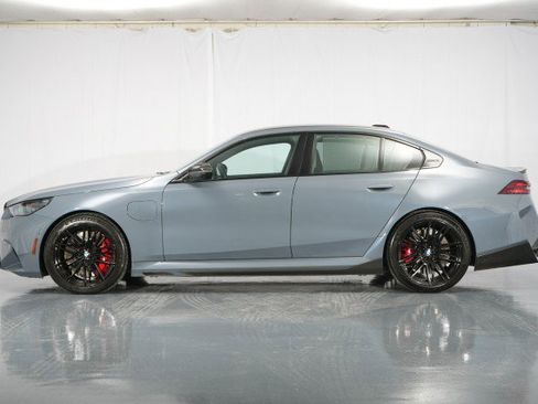 Used 2026 BMW M5 w/ Carbon Package image 2