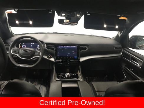 Certified 2025 Jeep Wagoneer Series II image 29