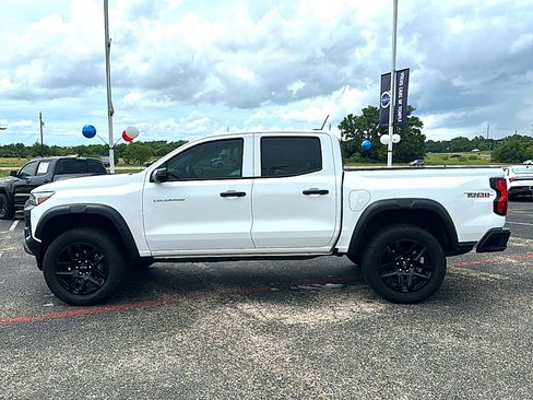 Used 2025 Chevrolet Colorado Trail Boss AWD/4WD image 5