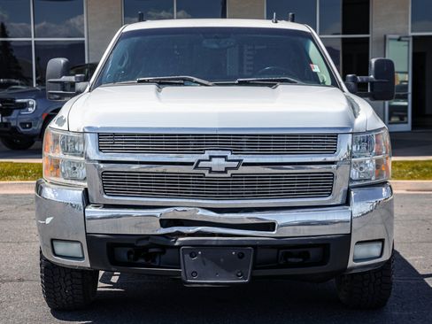 Used 2008 Chevrolet Silverado 2500 LT w/ 2LT Convenience Package AWD/4WD image 2