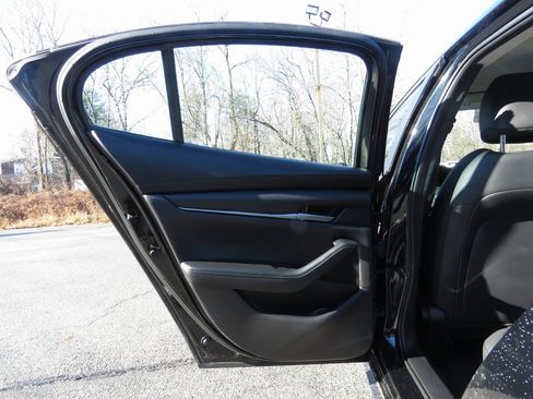 Used 2020 MAZDA MAZDA3 Sedan w/ Select Package image 19