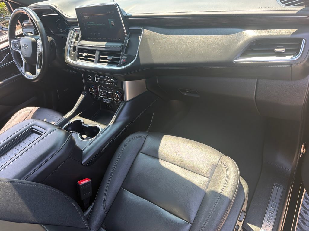 Used 2023 Chevrolet Tahoe Z71 w/ Z71 Off-Road Package AWD/4WD image 30