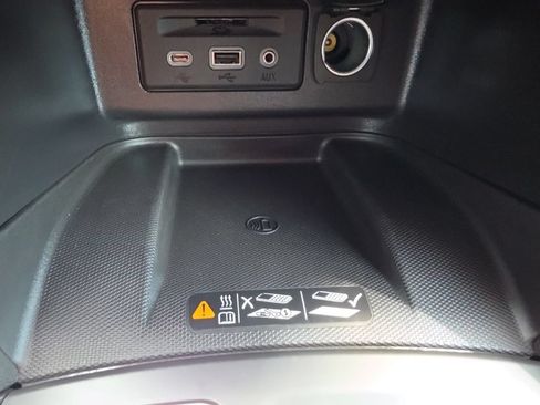 Certified 2021 Chevrolet Equinox Premier w/ LPO, Floor Liner Package FWD image 19