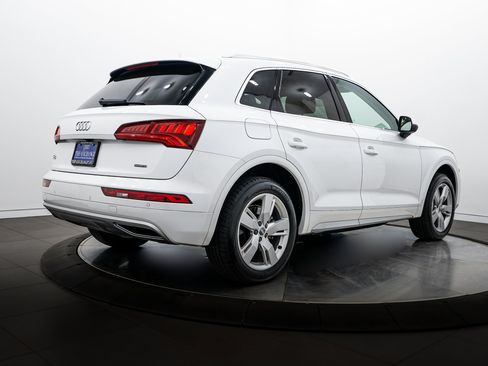 Used 2019 Audi Q5 2.0T Premium Plus w/ Premium Plus Package AWD/4WD image 4