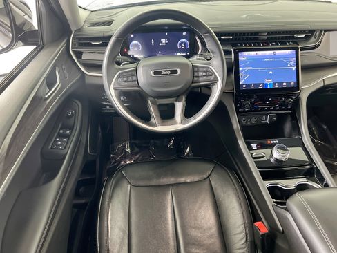 Used 2022 Jeep Grand Cherokee Limited AWD/4WD image 22