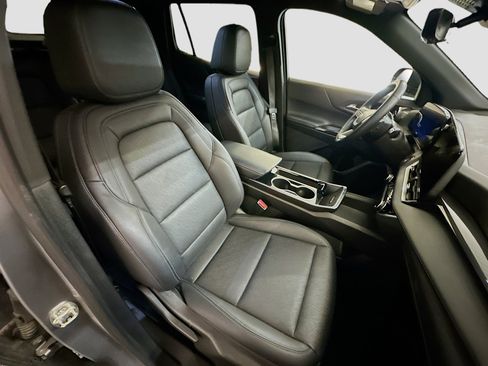 Used 2025 Chevrolet Equinox LT w/ Convenience Package II image 33