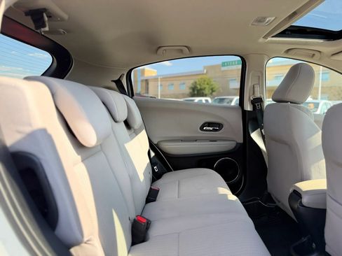 Used 2018 Honda HR-V EX image 21