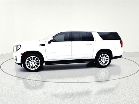 Used 2022 GMC Yukon XL SLT w/ SLT Premium Package image 6