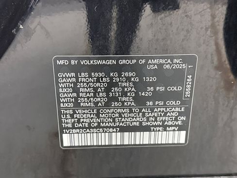 Used 2025 Volkswagen Atlas SEL image 12