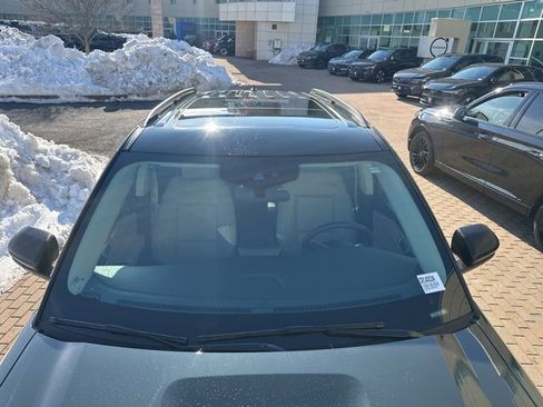 Used 2023 Ford Explorer XLT w/ Equipment Group 202A image 8