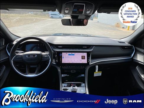 New 2026 Jeep Grand Cherokee Altitude image 14