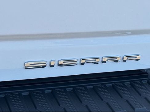 New 2025 GMC Sierra 2500 Denali Ultimate image 15