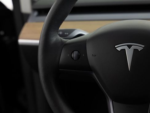 Used 2022 Tesla Model Y Performance AWD/4WD image 31