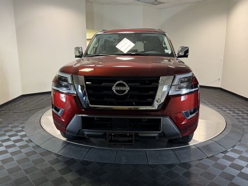 Used 2023 Nissan Armada Platinum w/ Captain's Chairs Package RWD image 3