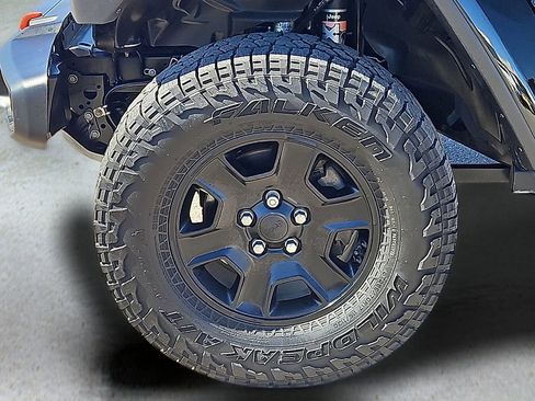 Used 2021 Jeep Gladiator Mojave image 9