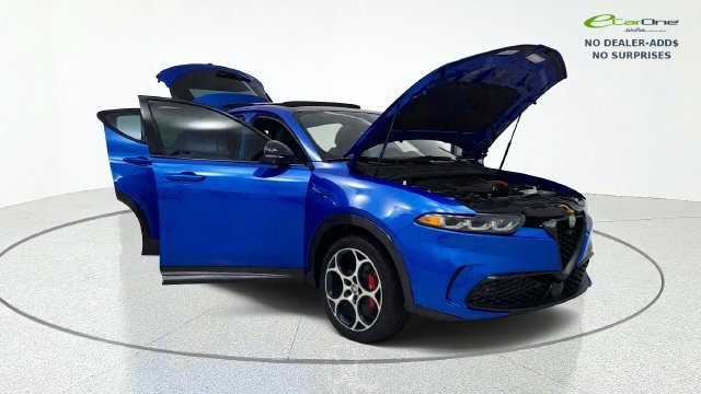 Used 2024 Alfa Romeo Tonale Veloce w/ Active Assist Package AWD/4WD image 11