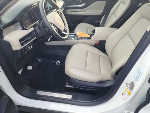 New 2026 Lincoln Corsair Premiere image 13