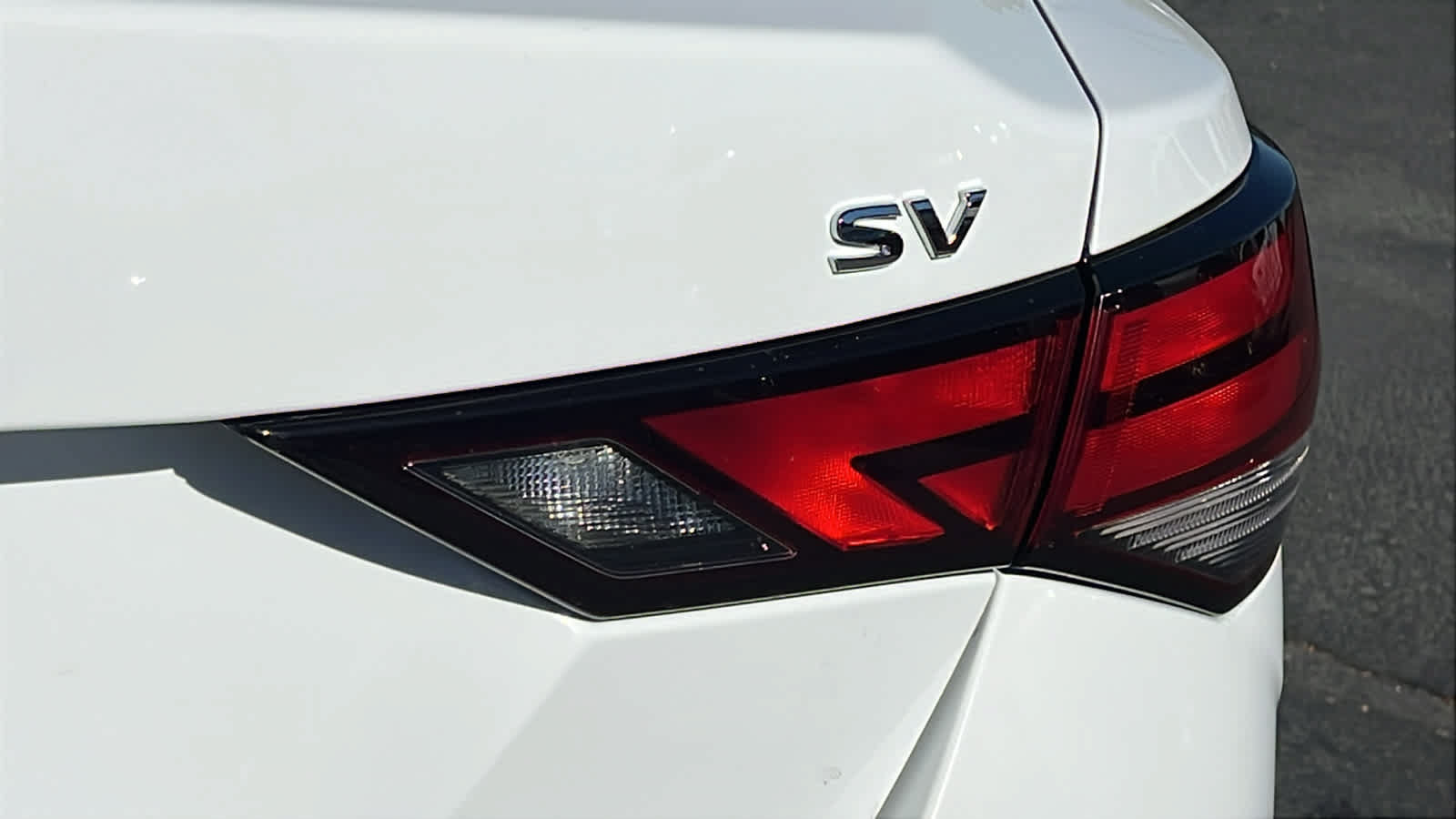 Used 2024 Nissan Sentra SV FWD image 28
