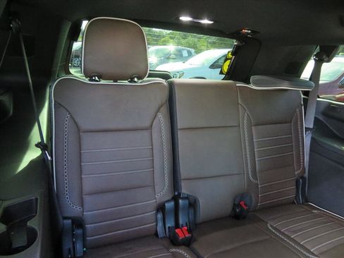 Used 2025 GMC Yukon Denali Ultimate image 40