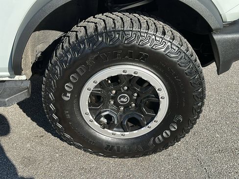 Used 2021 Ford Bronco Big Bend w/ Sasquatch Package image 9