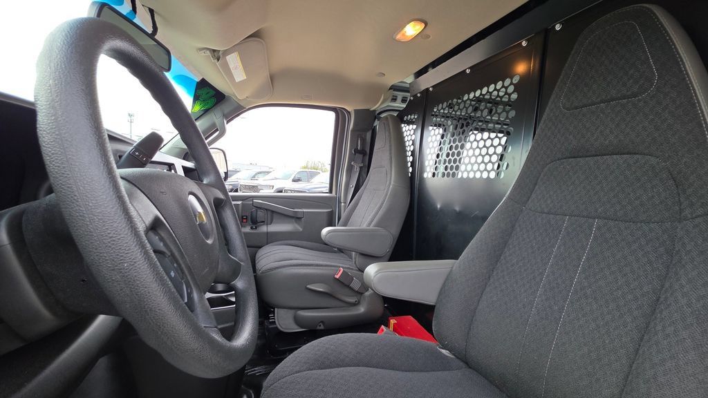 Used 2024 Chevrolet Express 2500 w/ Driver Convenience Package RWD image 16