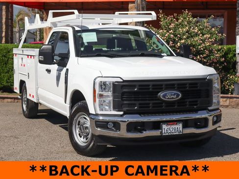 Used 2024 Ford F250 XL w/ XL Chrome Package image 2