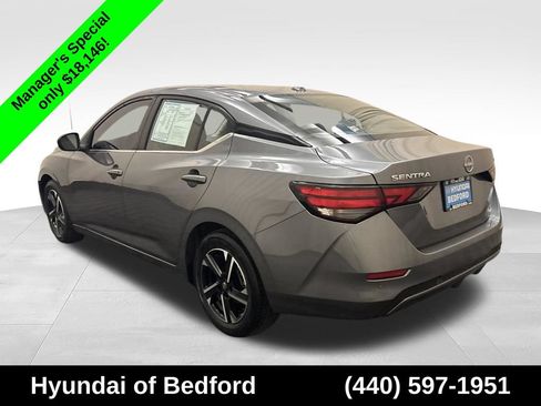 Used 2024 Nissan Sentra SV FWD image 8