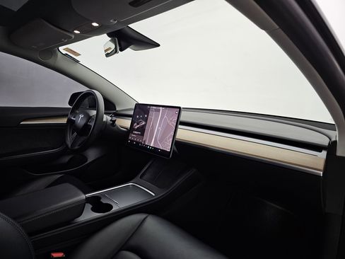 Used 2022 Tesla Model 3 Performance image 13