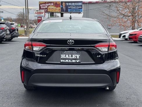 Used 2025 Toyota Corolla LE image 21