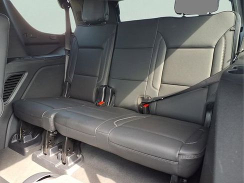 Used 2025 GMC Yukon Denali AWD/4WD image 23