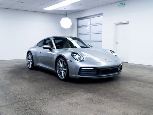Used 2021 Porsche 911 Carrera 4 image 21
