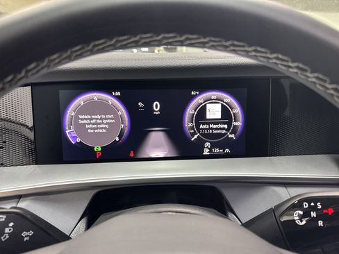 New 2025 Volkswagen Tiguan SE image 17