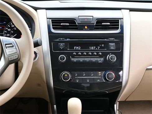 Used 2014 Nissan Altima 2.5 S image 10