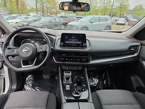 Used 2023 Nissan Rogue SV AWD/4WD image 12
