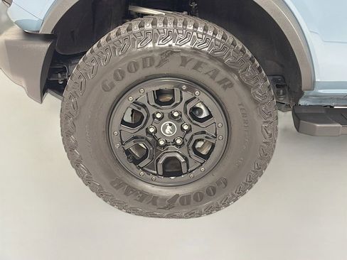 Used 2023 Ford Bronco Outer Banks w/ Sasquatch Package AWD/4WD image 32