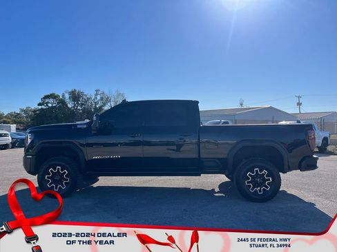 Used 2024 GMC Sierra 2500 AT4X image 4