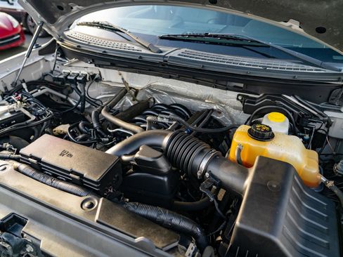 Used 2014 Ford F150 FX4 w/ Equipment Group 402A Luxury image 29