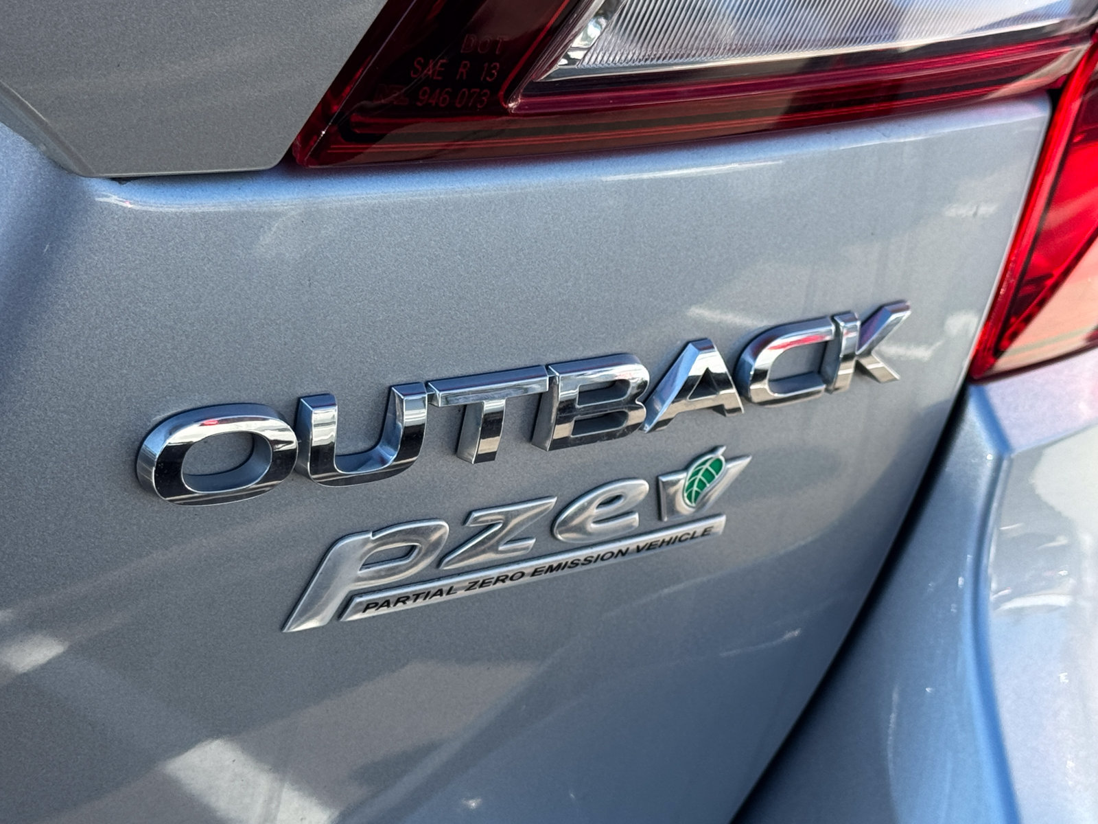 Used 2017 Subaru Outback 2.5i Premium AWD/4WD image 2