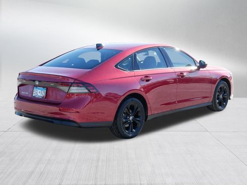 Certified 2025 Honda Accord SE image 7