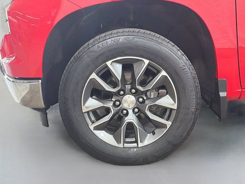 Used 2023 Chevrolet Silverado 1500 LT AWD/4WD image 32
