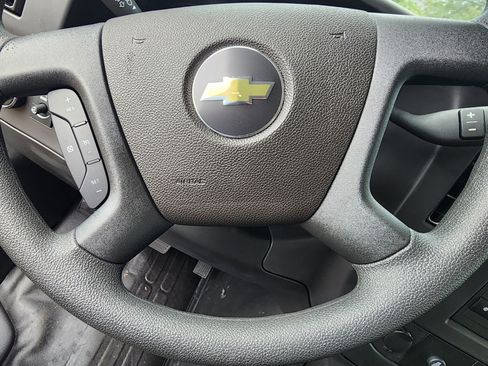 New 2025 Chevrolet Express 2500 w/ Driver Convenience Package image 27
