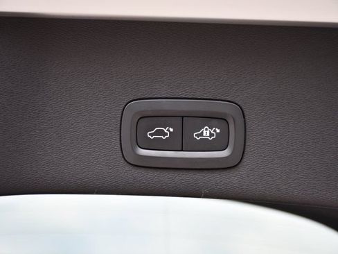 Used 2023 Volvo C40 P8 Recharge Plus w/ Protection Package Premier AWD/4WD image 31
