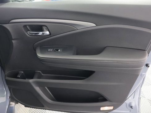 Used 2023 Honda Ridgeline RTL-E image 29