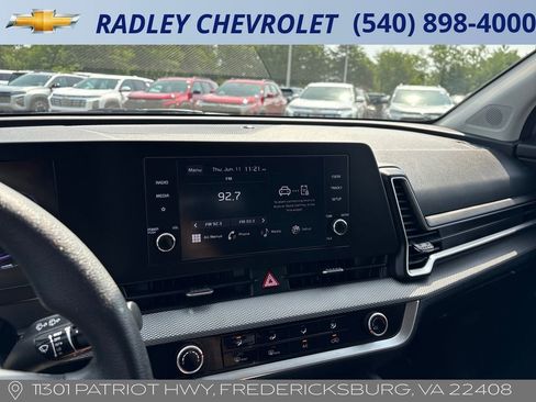 Used 2025 Kia Sportage LX FWD image 6