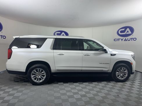 Used 2023 GMC Yukon XL SLT AWD/4WD image 2