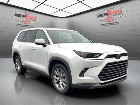 Certified 2025 Toyota Grand Highlander AWD image 15