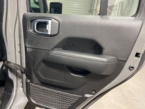 Used 2023 Jeep Wrangler Unlimited Sahara image 13